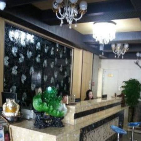 Xinhang Hotel Urumqi Exterior foto